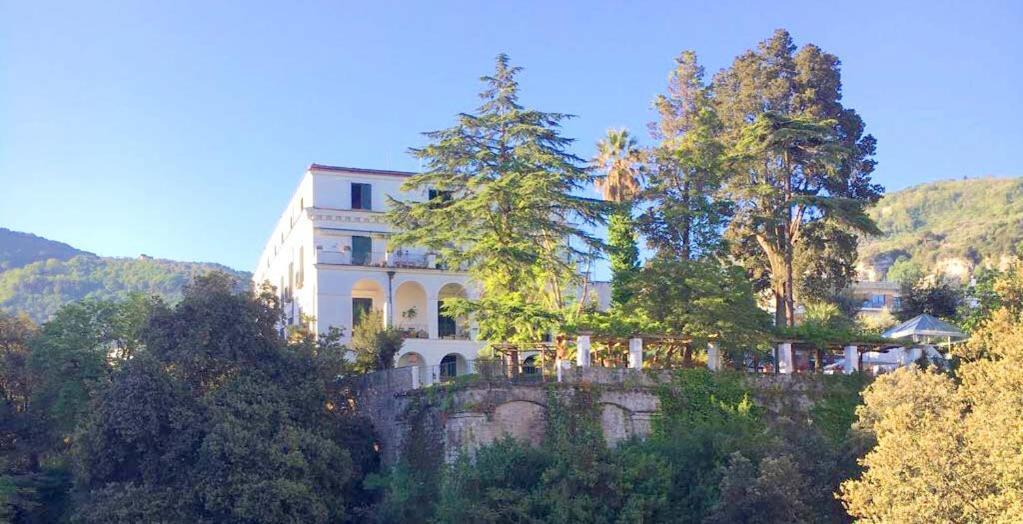 Casa Enzina Pensión